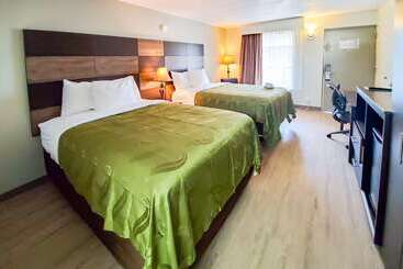هتل Quality Inn And Conference Center