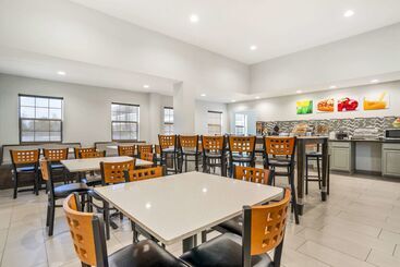 هتل Quality Inn And Conference Center