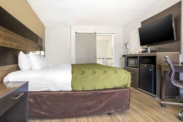 هتل Quality Inn And Conference Center