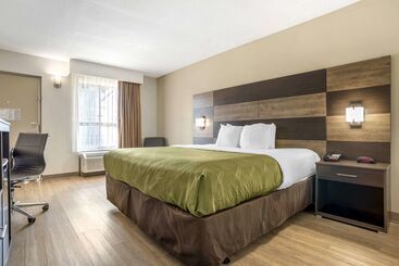 هتل Quality Inn And Conference Center