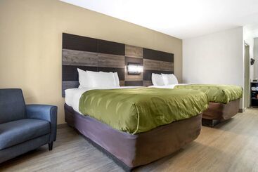 هتل Quality Inn And Conference Center