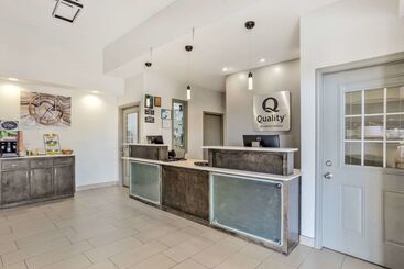 هتل Quality Inn And Conference Center