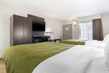 هتل Quality Inn And Conference Center