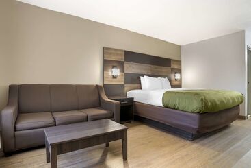 هتل Quality Inn And Conference Center
