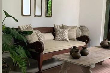 هتل The Postcard Galle