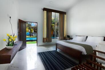 پانسیون Arugambay Resort