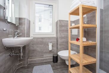 Midi Guestrooms - Martigny
