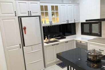 پانسیون Single Eyelid Hostel