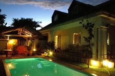 پانسیون St Exupéry Chambre D Hôtes