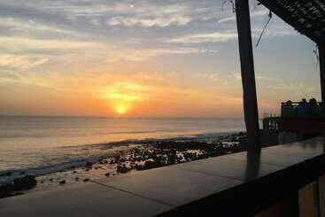 پانسیون Surfer Paradise