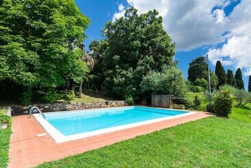 Plush Farmhouse In Bacchereto With Swimming Pool