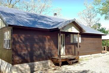 بيت ريفى Safari On Glover River With Private Riverfront Access And Hot Tub By Redawning