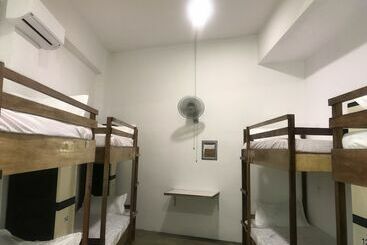 Spot On 89767 Memoire Lodging   Hostel