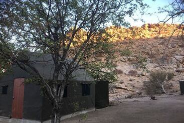 هاستل Twyfelfontein Tented Camp