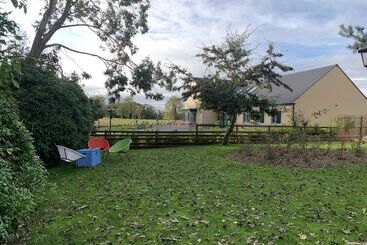 تختخواب و صبحانه Arden Bungalow