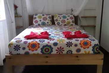 تختخواب و صبحانه Carmen S Place
