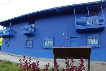 تختخواب و صبحانه Casa Azul La Garrucha