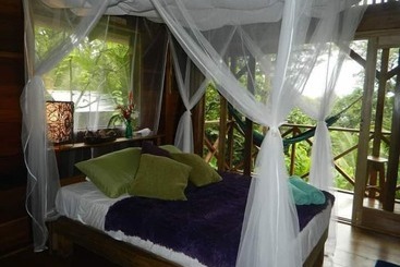 تختخواب و صبحانه Coco Hill