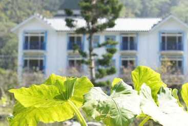 تختخواب و صبحانه Magnni Villa