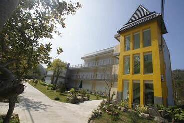 تختخواب و صبحانه Magnni Villa