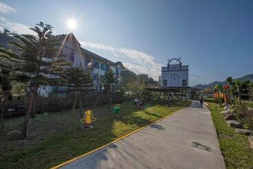 تختخواب و صبحانه Magnni Villa