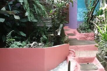 تختخواب و صبحانه Tony & Aldona S Retreat