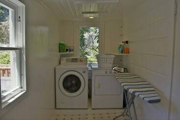 Berkeley Xxl Delux Supreme House