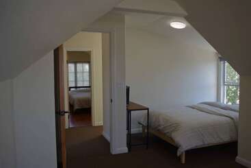 Berkeley Xxl Delux Supreme House