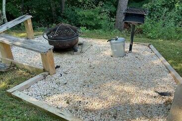 Foxes  Den Cabin With Private Hot Tub And Arcade Game By Redawning