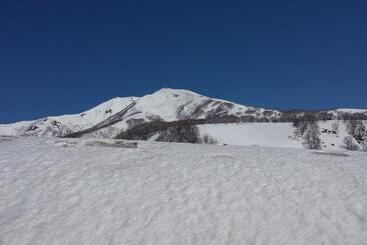 هتل Annupuri Mountain View Lodge