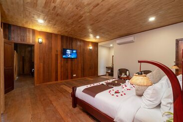 هتل Family Wooden Boutique