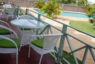 هتل Golden Palm Breeze