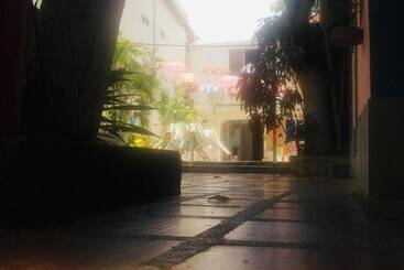 هتل House Marfito Airport