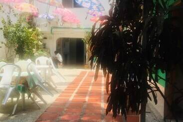 هتل House Marfito Airport