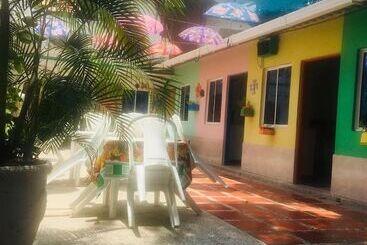 هتل House Marfito Airport