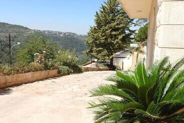 هتل Hôtel La Bastide Deir El Qamar