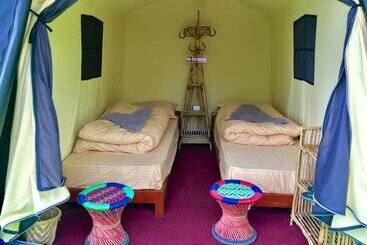 هتل Kakani Adventure Camp