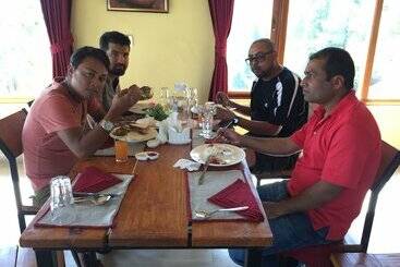 هتل Kakani Adventure Camp