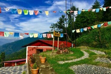 هتل Kakani Adventure Camp