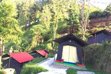 هتل Kakani Adventure Camp