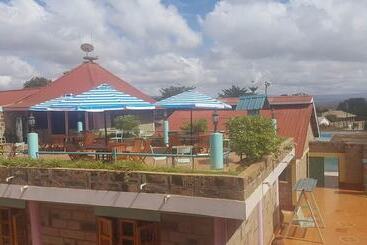 هتل Miryam Village Inn Safari Lodge
