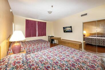 هتل Ocean Beach Suites