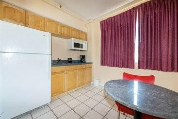 هتل Ocean Beach Suites