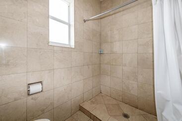 هتل Ocean Beach Suites
