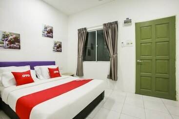 Отель Oyo 89476 Green Villa Resort