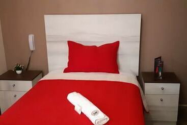 هتل Piedra Blanca Luxury