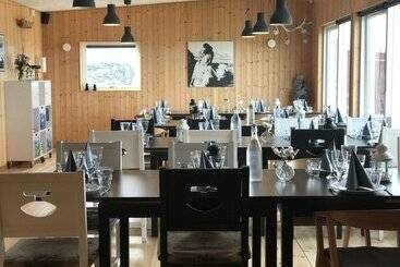Inuk Hostels