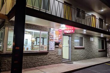 مُتل Economy Inn