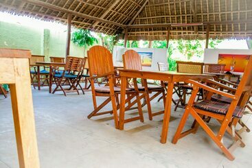 پانسیون Msafiri Lodge