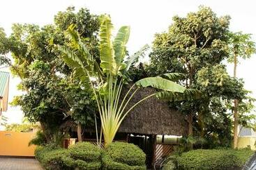 پانسیون Msafiri Lodge